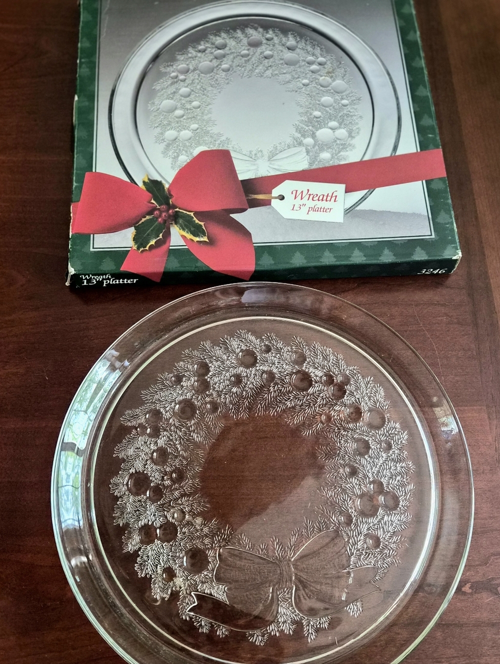 Wreath 13" Glass Platter - Embossed Holiday Wreath Design